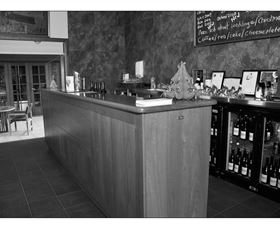 Roses Vineyard And Animal Farm - New South Wales Tourism  0