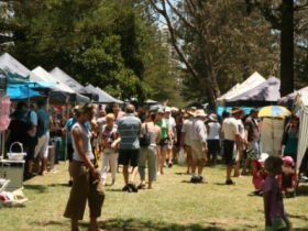 Coolangatta Art And Craft Markets - New South Wales Tourism  1
