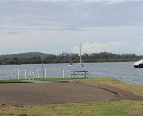 Laurieton Riverside Seafoods - New South Wales Tourism  2