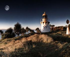 Fingal Head Lighthouse - New South Wales Tourism  0