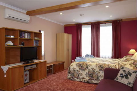 NorthEast Restawhile Bed And Breakfast - New South Wales Tourism  6