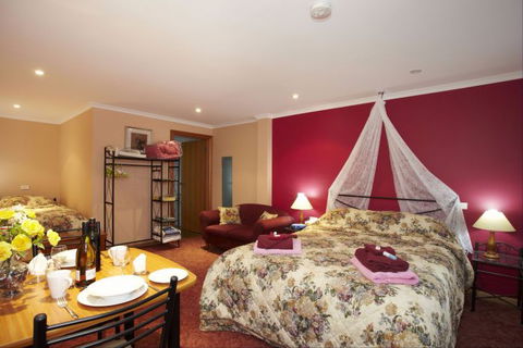 NorthEast Restawhile Bed And Breakfast - New South Wales Tourism  7