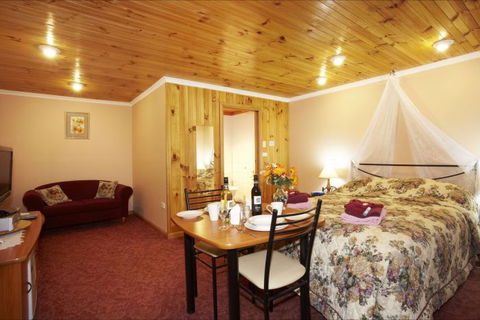 NorthEast Restawhile Bed And Breakfast - New South Wales Tourism  9