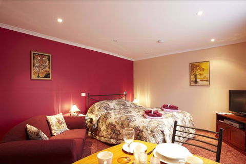 NorthEast Restawhile Bed And Breakfast - New South Wales Tourism  12