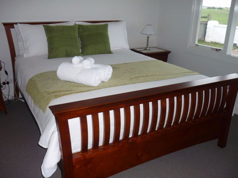 Calgary Accommodation & Killara Accommodation - New South Wales Tourism  0