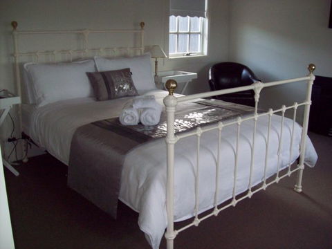 Calgary Accommodation & Killara Accommodation - New South Wales Tourism  1