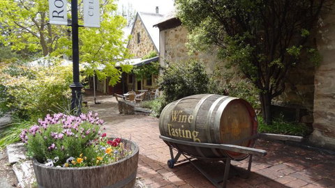 Wine Lovers Tours - New South Wales Tourism  0
