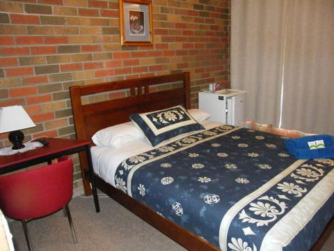 Boomers Guest House Hamilton - New South Wales Tourism  0