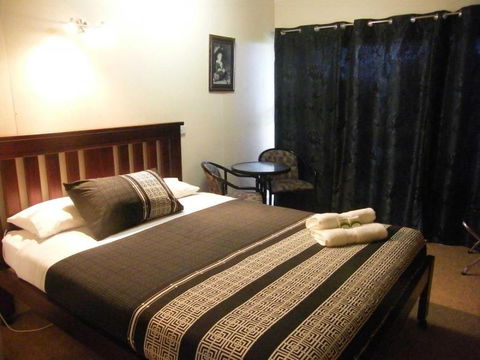 Boomers Guest House Hamilton - New South Wales Tourism  2