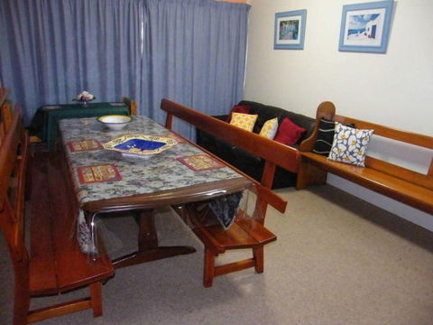 Boomers Guest House Hamilton - New South Wales Tourism  4
