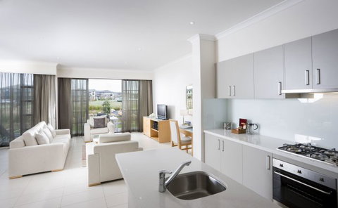 Mercure Kooindah Waters Central Coast - New South Wales Tourism  2