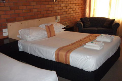 Hilldrop Motor Inn - New South Wales Tourism  3