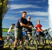 Lake Burley Griffin - New South Wales Tourism 