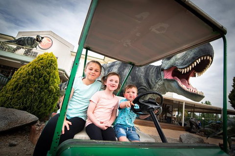 National Dinosaur Museum Family Ticket - New South Wales Tourism  1