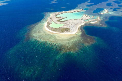 Abrolhos Islands Fixed-Wing Scenic Flight - New South Wales Tourism  7