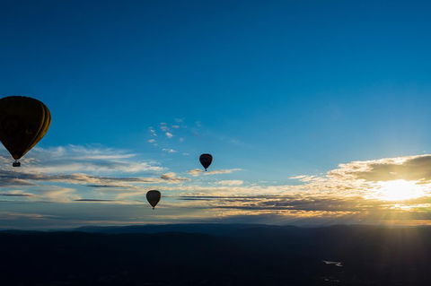 Yarra Valley Balloon Flight And Winery Tour - New South Wales Tourism  23