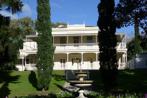 Melbourne City Tour: Lifestyle Of The Rich And Famous - New South Wales Tourism  11