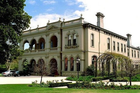 Melbourne City Tour: Lifestyle Of The Rich And Famous - New South Wales Tourism  4