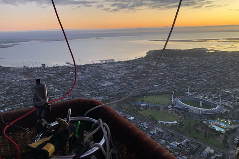 Balloon Flights In Geelong - New South Wales Tourism  6