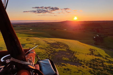 Balloon Flights In Geelong - New South Wales Tourism  8