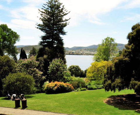 Hobart Half-Day Sightseeing Coach Tram Tour - New South Wales Tourism  6
