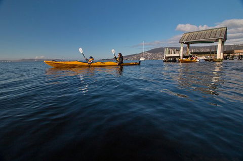 Hobart Kayak Tour - New South Wales Tourism  4