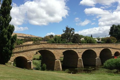 Richmond And Wine Tour Departing Hobart - New South Wales Tourism  0