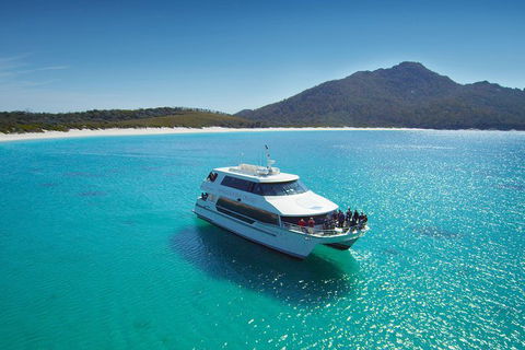 Wineglass Bay Cruise From Coles Bay - New South Wales Tourism  1