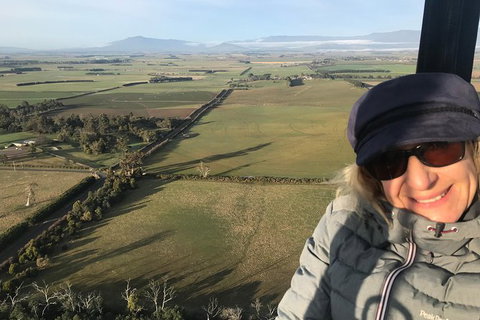 Hot Air Balloon Tasmania - New South Wales Tourism  4