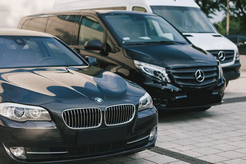 Adelaide Airport To Hotel Round-Trip Private Business Transfer - New South Wales Tourism  0