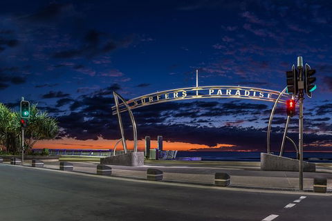 Luxury Brisbane Airport Transfers To And From Surfers Paradise For 2 Person - New South Wales Tourism  2