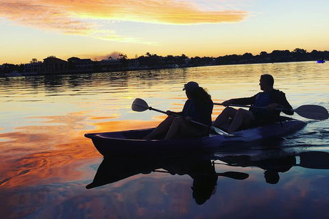 Surfers Paradise Sunset Kayak Tour - New South Wales Tourism  1