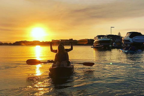 Surfers Paradise Sunset Kayak Tour - New South Wales Tourism  5