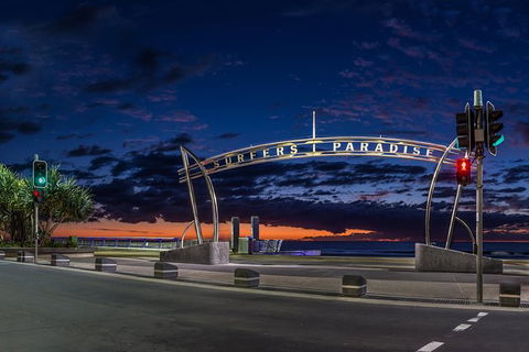 Luxury Brisbane Airport Transfers To And From Surfers Paradise For 4 Person - New South Wales Tourism  1