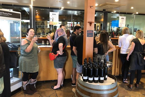 Sirromet Winery All Inclusive Lunch @ Lurleens, Tour, Tastings And Transfers - New South Wales Tourism  7