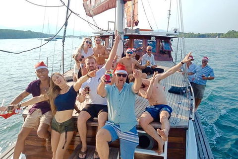 Shaolin Sunset Sailing Aboard Authentic Chinese Junk Boat - New South Wales Tourism  12