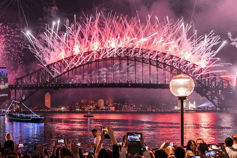 New Year's Eve Under The Sydney Opera House Sails On Sydney Harbour - New South Wales Tourism  1