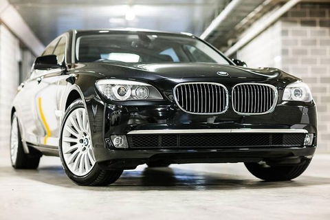 Family Sydney Airport Departure Transfer - New South Wales Tourism  2