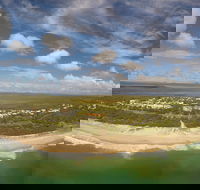 Castaways Beach - New South Wales Tourism 