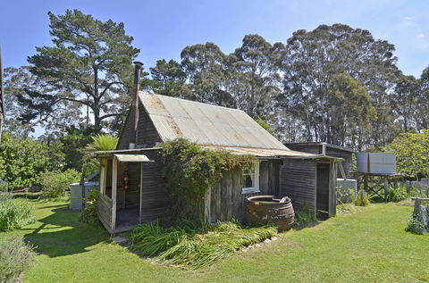 Davidson Whaling Station Historic Site - New South Wales Tourism  0