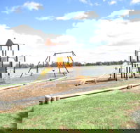 Gum Bend Lake - New South Wales Tourism 