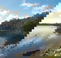 Lake Paluma - New South Wales Tourism 