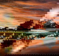 Millicent Swimming Lake - New South Wales Tourism 