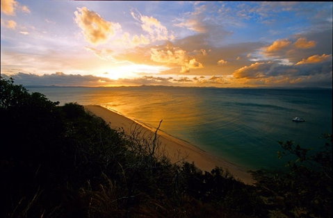 North Keppel Island Hilltop Trail - New South Wales Tourism  0