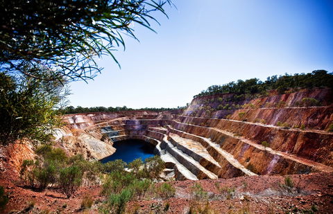 Peak Hill Open Gold Mine - New South Wales Tourism  0