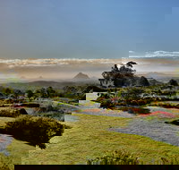 Glass House Mountains to Sunshine Coast Shores - New South Wales Tourism 