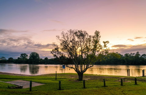 Joanna Burgler's Waterlines Gallery - New South Wales Tourism  0