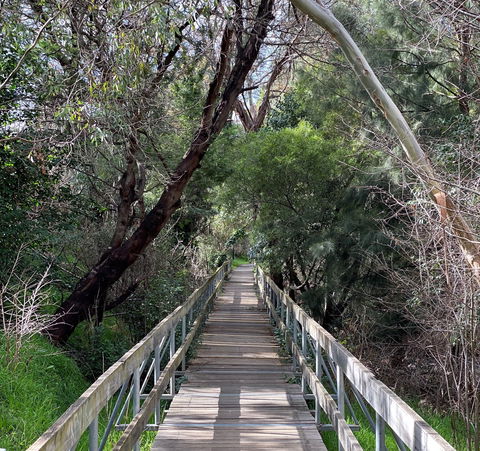 Mulwaree River Walkway - New South Wales Tourism  0