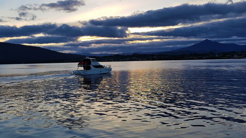 Peninsula Cruising - New South Wales Tourism  0