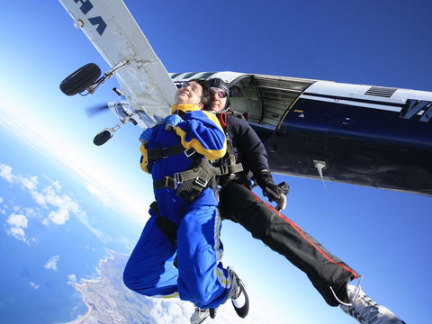 Skydive Great Ocean Road - New South Wales Tourism  1